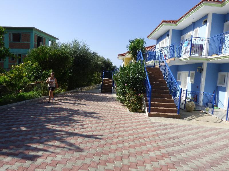 Milos Studios Лурдата Экстерьер фото